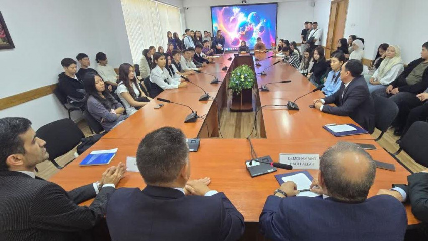 دکتر فلاح‌زاده در جمع دانشجویان دانشگاه دولتی بیشکک: برای ساختن آینده‌ای بهتر باید در دانشجویی و علم آموزی سهم بیشتری داشته باشیم